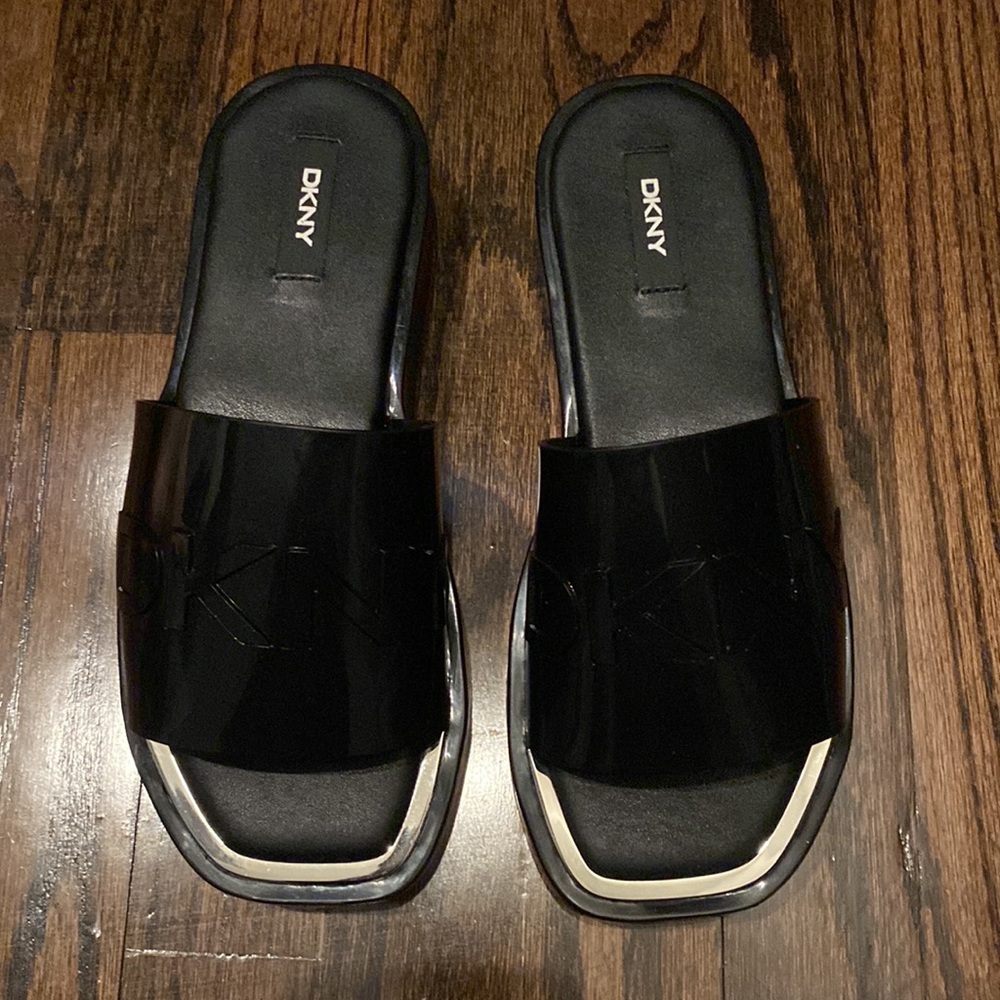 dkny sandals platform